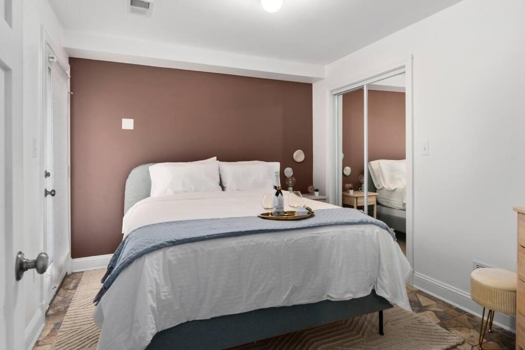 Upscale 2Br Apartment With Patio Washington Exterior photo