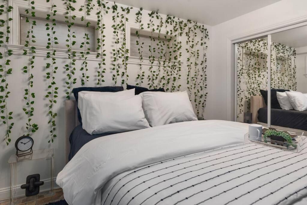 Upscale 2Br Apartment With Patio Washington Exterior photo